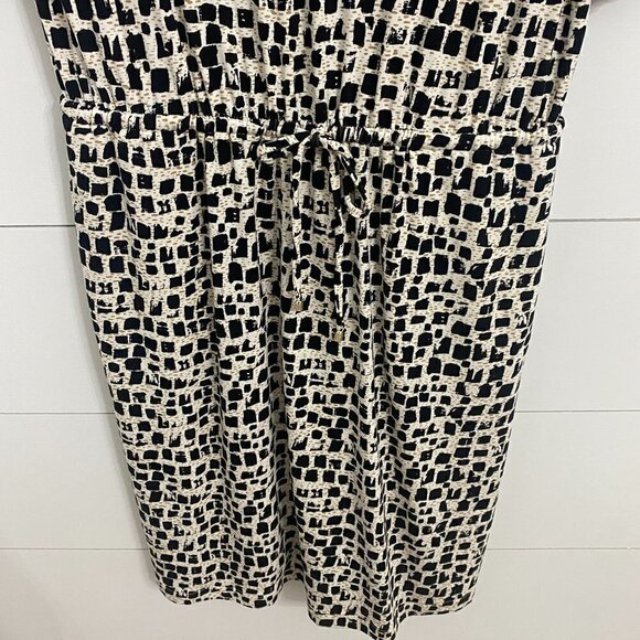 Chico's Abstract Print Stretchy Drawstring Waist Midi Dress w/Pockets, Size 8/10 - Picture 6 of 11